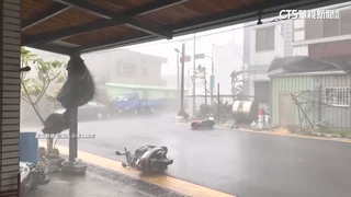 海葵登陸！巨兔冰箱「出走」　機車.籃球框被吹跑