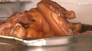 必比登豬腳店加收小費　網批：變相漲「不買」