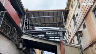 員林「空中步道」施工擴建？　屋主：趕9月底前拆除