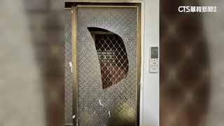 高雄鳳山大樓磁磚剝落　砸民宅遮雨棚.玻璃窗