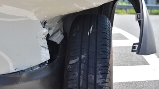 16歲少年無照騎車闖紅燈慘撞賓士　母要連帶賠60萬元