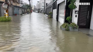 午後大雷雨！台南仁德積水20公分　人車冒險涉水過