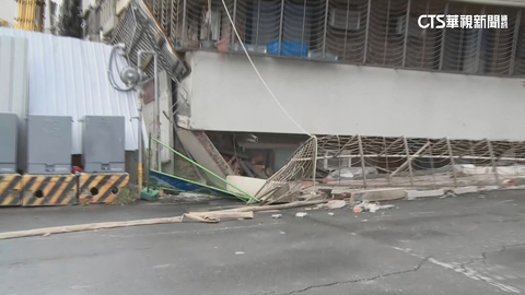 大直民宅整棟下陷！　1樓「被吞掉」陷落地下