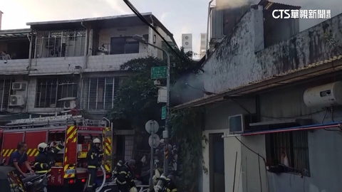 北市民宅清晨火警　7人爬隔壁脫困.無人傷亡