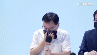 基泰總經理「哭了」　拿手帕拭淚強調「沒神隱」