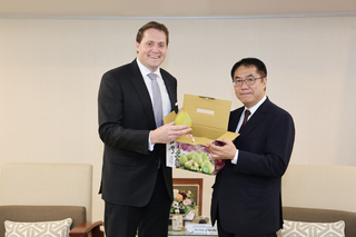 AIT高雄分處長張子霖拜會黃偉哲  討論台美城市外交