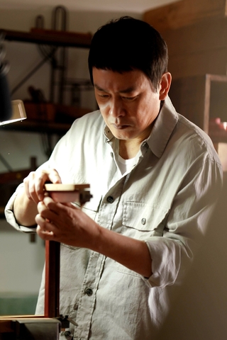 《阿叔》王識賢敬業拜師學藝 　努力半年苦學當木匠