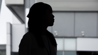 走上絕路！　她推床擋門掐死同院住民　法院這麼判