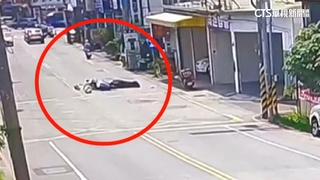 母載兩兒撞車昏倒送醫　兒憂心喊「媽媽加油」