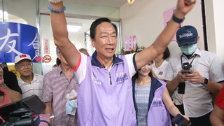 新北連署站人潮湧現！郭台銘：連署人數超出想像