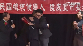 南非武官之子現身僑宴　抱侯謝：沒你就沒我