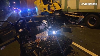 高雄國道1號深夜「五車連環撞」　1命危.4輕傷送醫