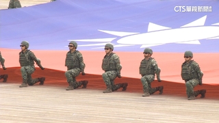 湖口營區週日開放參觀　彩繪阿帕契首亮相