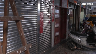 家長控「狂敲.硬撐門縫」逼孩開門　房仲歉：找錯戶