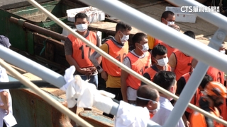 越界捕撈.拒捕衝撞海巡　中國漁船17人遭逮