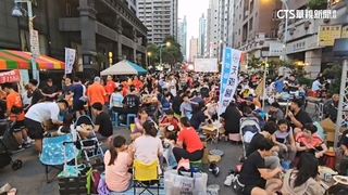 中壢萬人封街烤肉登場　民眾賞月歡度佳節