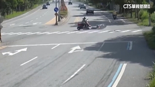 閃避不及！台11丙線左轉機車釀車禍　直行騎士重摔