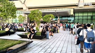 台中高鐵站收假日擠爆！　自由座從月台排到站外