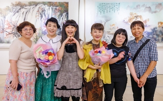 畫家陳麗雀與簡文秀綻放東西方藝術風采　「日月麗天」國父紀念館展出