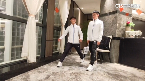 台灣國手亞運表現亮眼　黃玉霖示範經典壓線姿勢