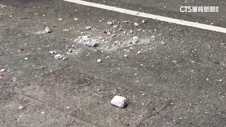 「小犬」強風襲　台南市中西區大樓下「磁磚雨」