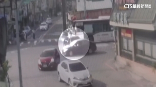 桃園轎車突暴衝撞8輛汽機車　騎士倒地送醫不治