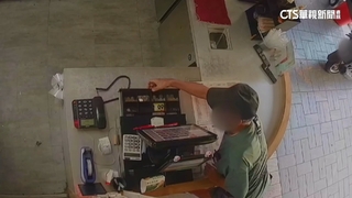 司機送貨忘鎖車門　竊賊偷1萬4被抓包爆扭打