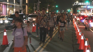 焰火怎麼在放了？　民眾措手不及拔腿狂奔