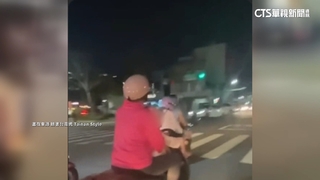 驚！　婦讓女童騎機車1.5km　警：最高罰48600元