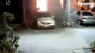 民宅疑電線走火狂燒　屋內放噴漆.松香油引爆炸