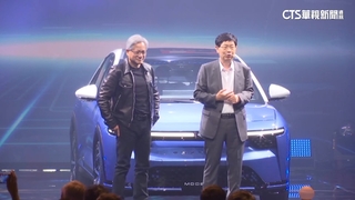 鴻海科技日登場　劉揚偉.黃仁勳開電動車亮相