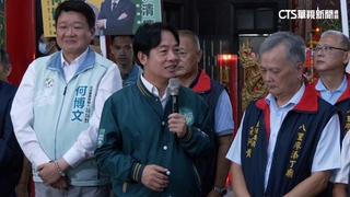 勤打陸戰！　賴帶小雞拉選票.郭冒雨拜票展熱情