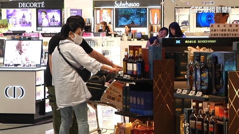 免稅店不免稅？　出國購物超過2萬元恐遭補稅