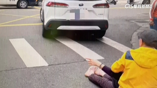 倒車不慎撞死7旬婦！　駕駛辯「雷達沒響」遭起訴