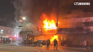 嘉義深夜大火　店面燒成火海！　幸無人受困