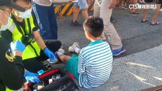 開廂型車載學生上課遭撞　家長身亡7生輕傷