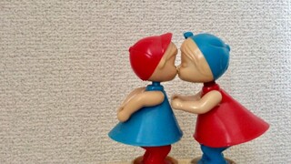 國小女跨坐男生腿上當眾接吻　她驚：現在小孩那麼早熟？