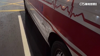 機車擦撞救護車　駕駛均無礙.派另救護車載送病患