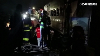 印度載客火車對撞車廂出軌　釀10死27傷