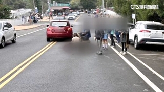 清境搶車位？違規迴轉撞機車　妻噴飛遭輾亡