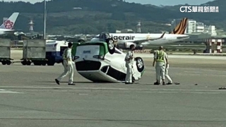 桃機2地勤車對撞「翻肚」　長榮航勤：意外非人力短缺