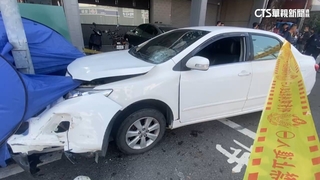 婦開車暴衝釀1死　警：不排除拖鞋卡油門釀禍