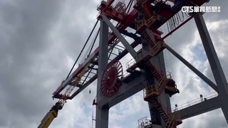 基隆港起重機除鏽！　工人10層樓高墜海不治