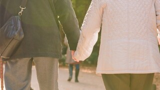 再續前緣！68歲新郎娶65歲初戀　甜喊：第一個讓我心動的女孩