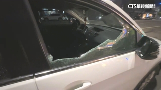 酒店大樓前驚現球棒隊　10多名惡煞持榔頭砸車