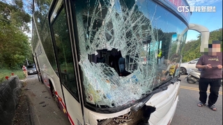 疑疲勞駕駛釀禍！遊覽車撞7車　駕駛坦言恍神