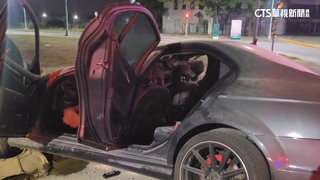 高雄市大寮區死亡車禍！　疑似小客車自撞導致