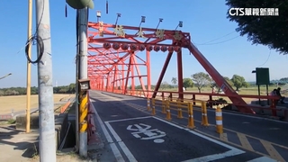 西螺大橋「撒紙錢.揮令旗」嚇壞民眾　廟方：媽祖遶境