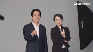 自拍.手比愛心耍萌！　賴清德偕蕭美琴合拍定裝照