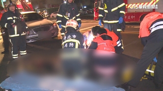 男子清晨坐斑馬線上　遭轉彎車撞上命危